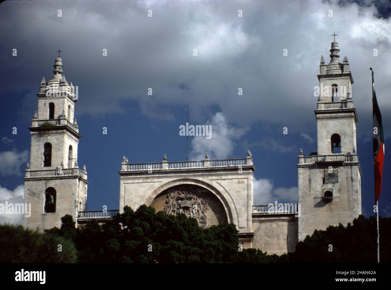 Merida, Mexiko. 12/27/1985. Kathedrale San Ildefonso. Erbaut auf dem Gelände einer Maya-Ruinen um 1525-1568. Stockfoto