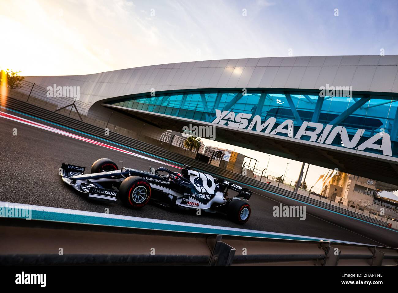 40 LAWSON Liam (nzl), Scuderia AlphaTauri Honda AT02, Aktion während der 2021 Nachsaison-Tests vom 14. Bis 15. Dezember 2021 auf dem Yas Marina Circuit, auf der Insel Yas, Abu Dhabi - Foto: Antonin Vincent/DPPI/LiveMedia Stockfoto