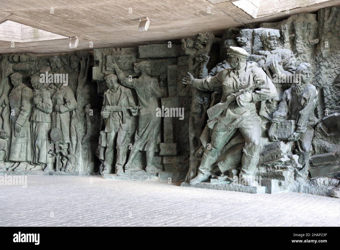 Skulpturales Detail der Alley of the Hero Cities im Motherland Monument Complex in Kiew Stockfoto