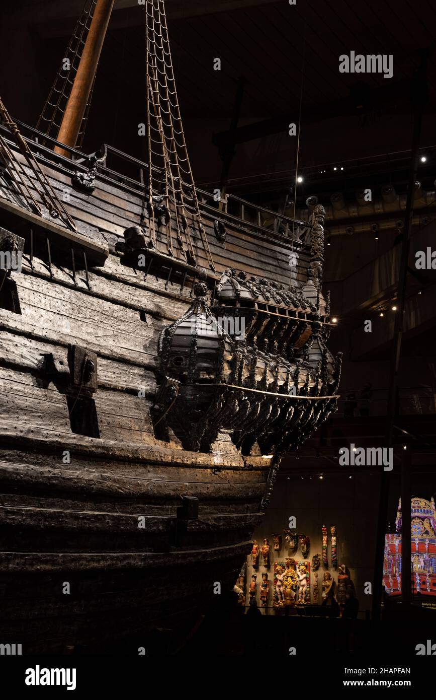 Das prächtige hölzerne Vasa-Kriegsschiff, das aus dem Meer geborgen und im Vasa-Museum ausgestellt wurde. Schwedisches Kriegsschiff, das von 1626 bis 1628 gebaut wurde. Stockfoto