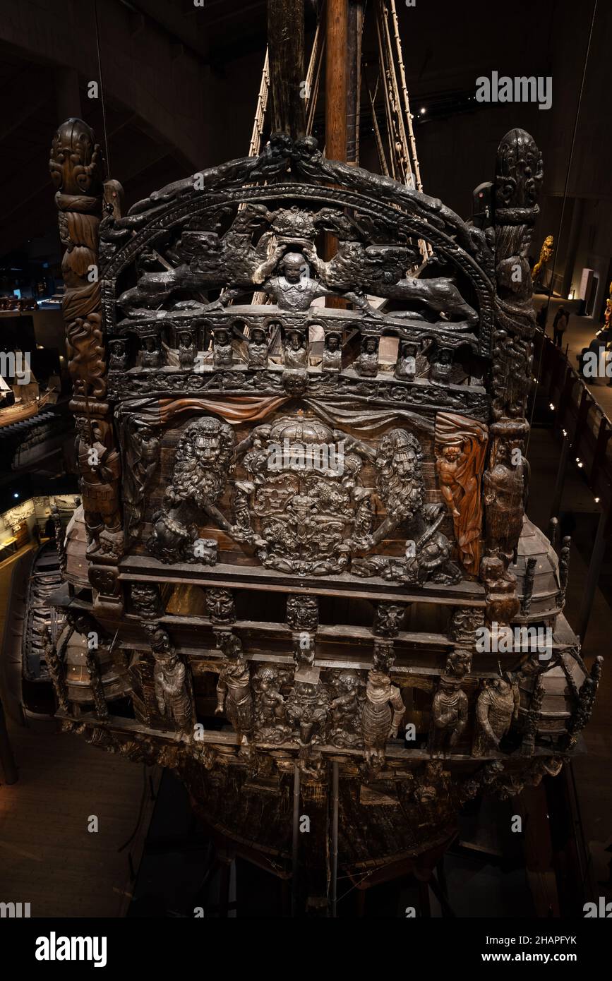 Das prächtige hölzerne Vasa-Kriegsschiff, das aus dem Meer geborgen und im Vasa-Museum ausgestellt wurde. Schwedisches Kriegsschiff, das von 1626 bis 1628 gebaut wurde. Stockfoto
