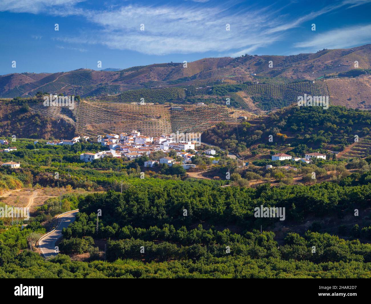 Ein Fernblick auf Benamargosa, Provinz Malaga, Andalusien, Spanien. Stockfoto