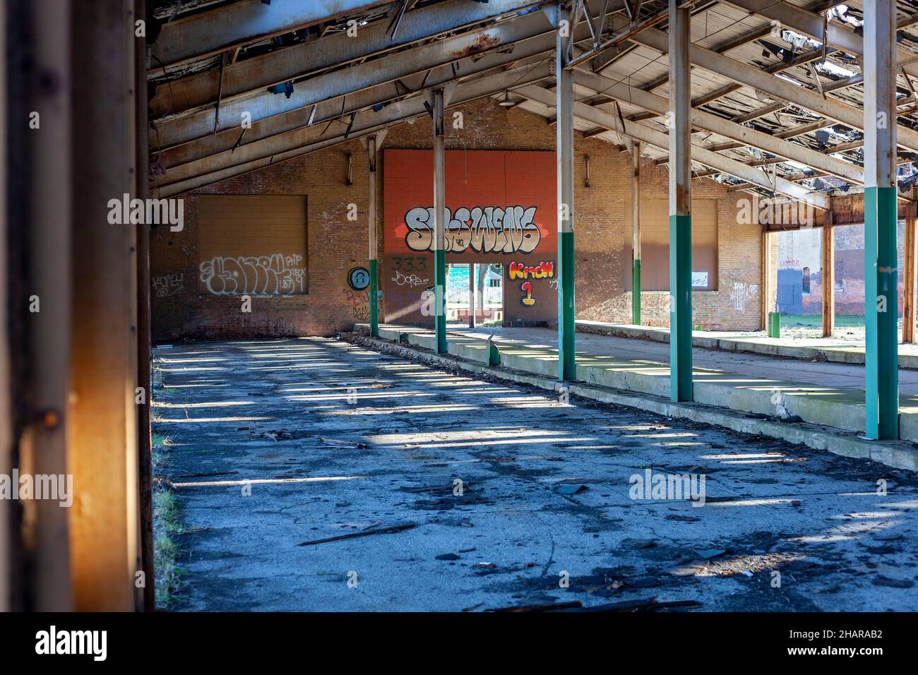 Detroit, Michigan - die Überreste der Chene-Ferry Farmers Markt, der im Jahr 1990 geschlossen. Es war einer von mehreren Open-Air-Märkten in Detroit gegründet Stockfoto