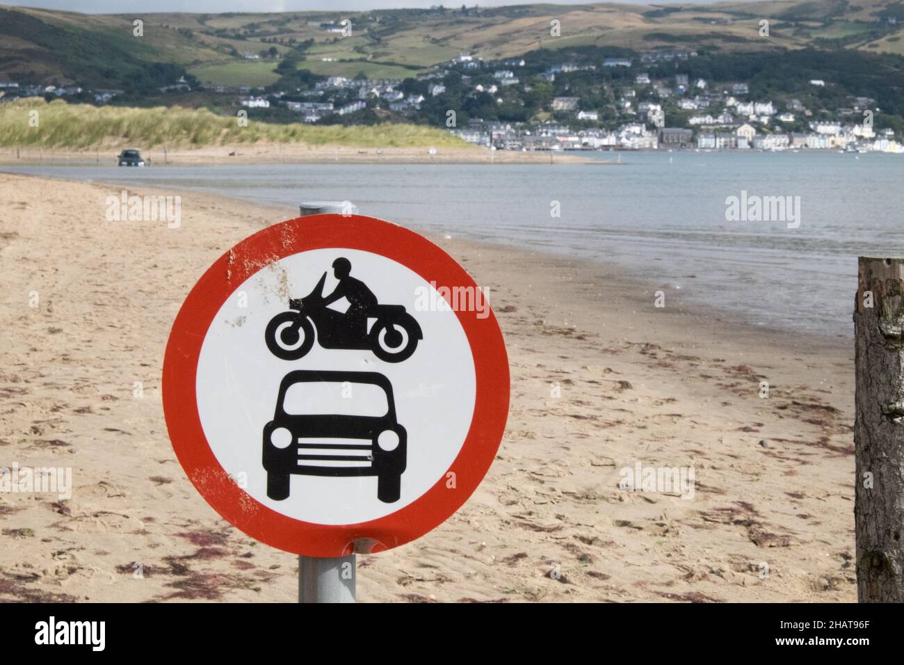 Klein, Auto, untergetaucht, überflutet, überflutet, Autofahrer, Auto, Besitzer, ignoriert, Warnung, vor, Flut, AT, Ynysidas, Ynysidas Beach, in der Nähe, Borth, Aberdovey, Aberdyfi, Mündung, Cardigan Bay, County, Wales, Wales, Walisisch, Großbritannien, Großbritannien, Großbritannien, Großbritannien, Großbritannien, Großbritannien, Großbritannien, Großbritannien, Europa, Europa Stockfoto