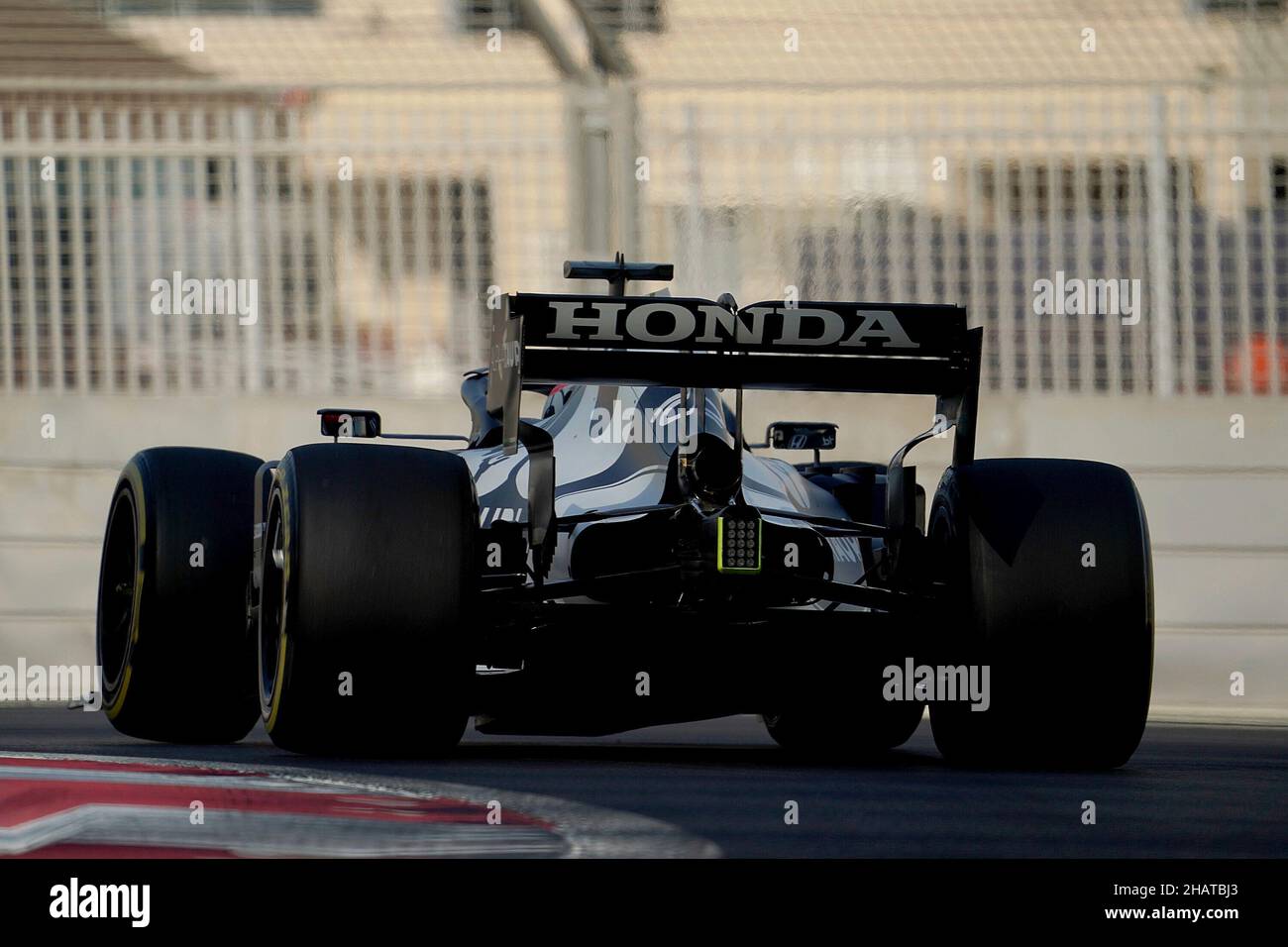 15.12.2021, Yas Marina Circuit, Abu Dhabi, Formel-1-Testfahrten, im Bild Pierre Gasly (FRA), Scuderia AlphaTauri Honda Stockfoto
