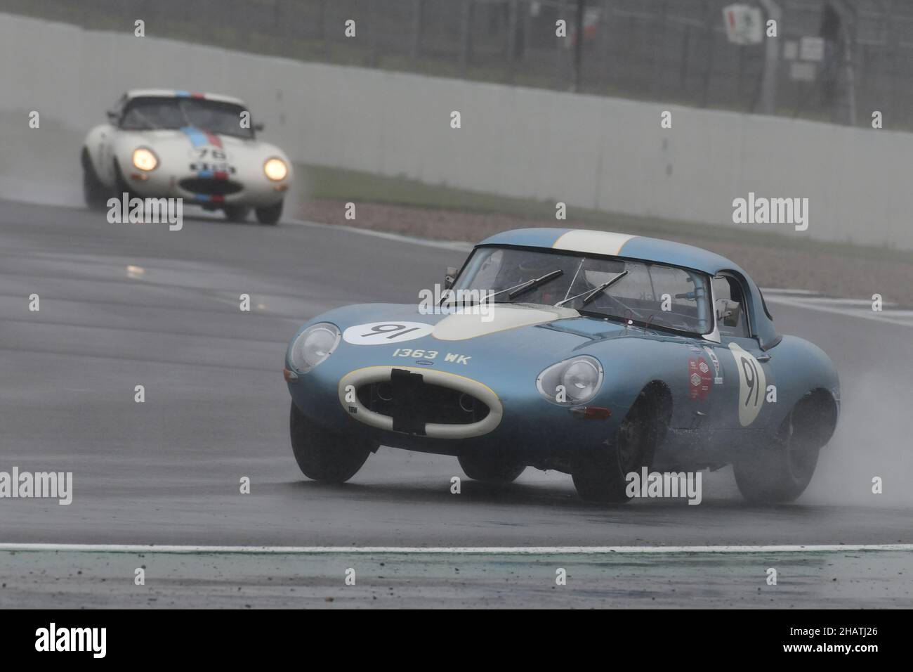 Nigel Greensall, Jonathon Hughes, Jaguar E-Type, 60th Anniversary E-Type Challenge, Historic Sports Car Club, HSCC, Silverstone Classic, Juli - August Stockfoto