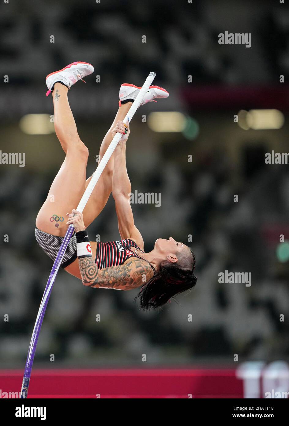 Anicka Newell nimmt an den Olympischen Spielen 2020 in Tokio in der Disziplin „Stabhochsprung“ Teil. Stockfoto