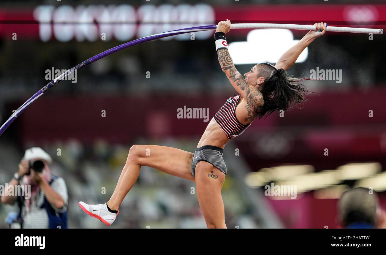 Anicka Newell nimmt an den Olympischen Spielen 2020 in Tokio in der Disziplin „Stabhochsprung“ Teil. Stockfoto