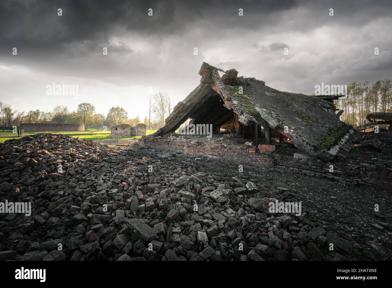 Ruinen der Krematorium- und Gaskammer II in Auschwitz II - Birkenau, ehemaliges Konzentrations- und Vernichtungslager der Nazis - Polen Stockfoto