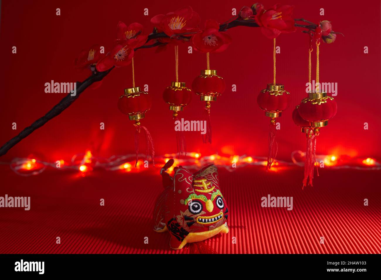 Tradition chinesische Stoffpuppe Tiger. 2022 Tiger Jahr. Stockfoto