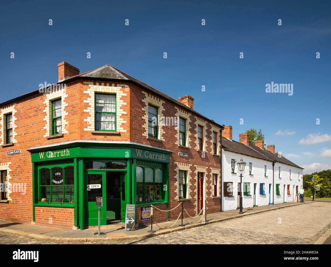 Großbritannien Nordirland, Co Down, Holywood, Ulster Folk Museum, Corner Shop an der Kreuzung von Cluan Place und Tea Lane Stockfoto