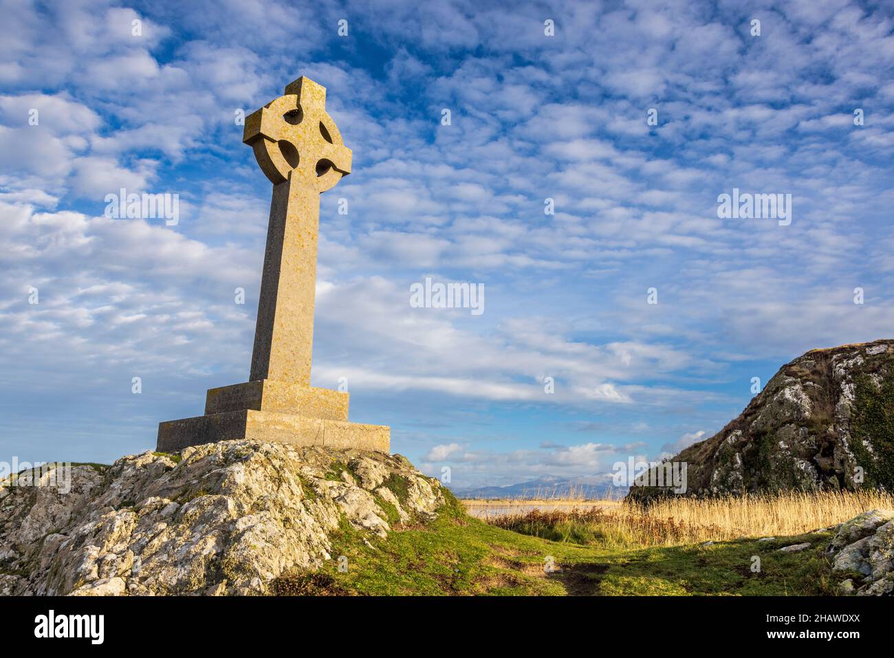 Das keltische Kreuz auf Ynys Llanddwyn, Isle of Anglesey, Nordwales Stockfoto