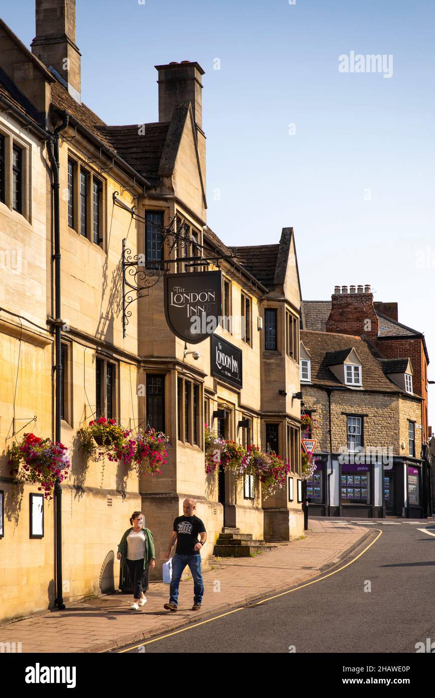 Großbritannien, England, Lincolnshire Stamford, Sheep Market, The London Inn Stockfoto