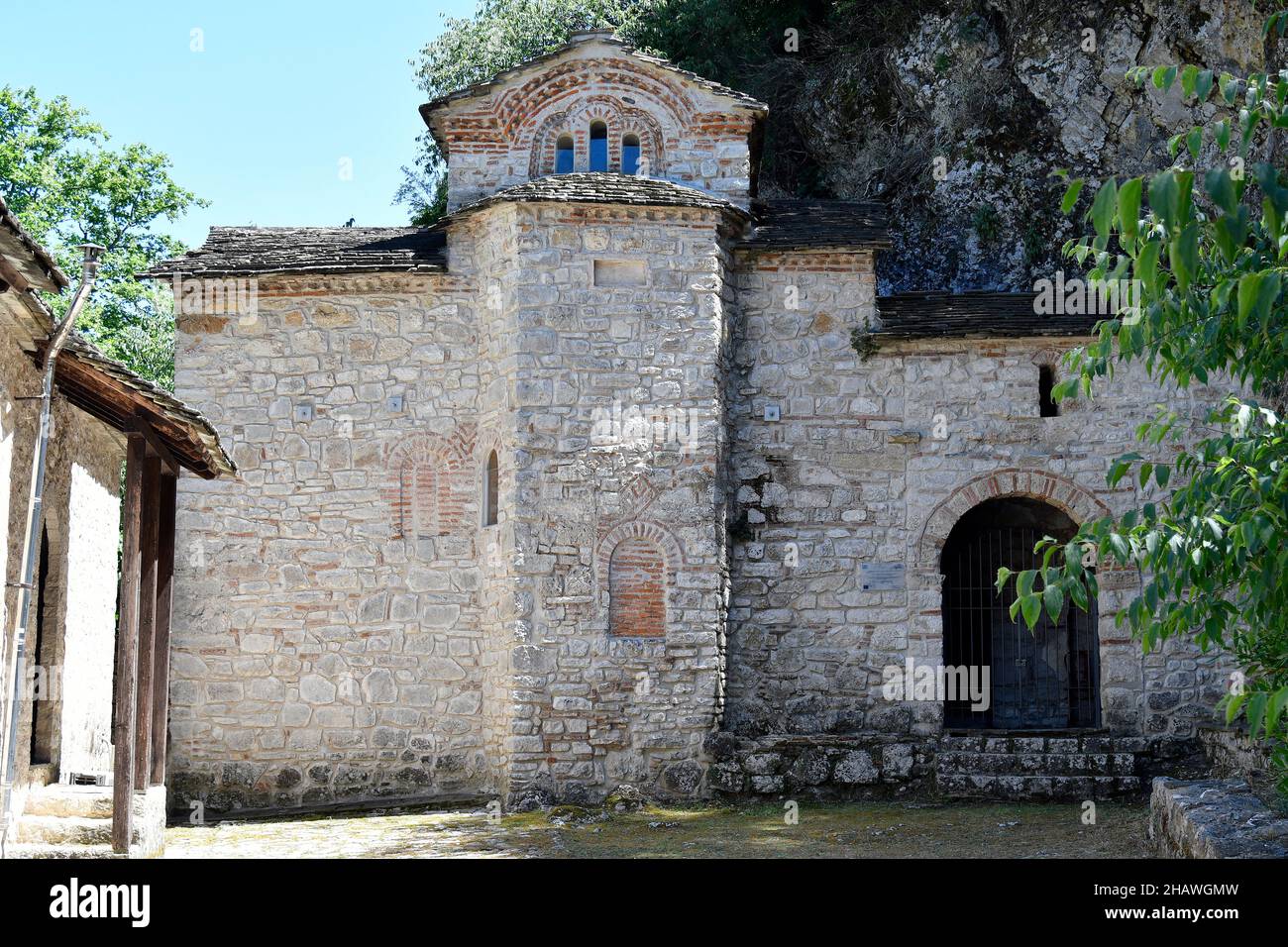 Ioannina, Teil des mittelalterlichen Klosters Prodomou auf der winzigen Insel im See Pamvotida Stockfoto