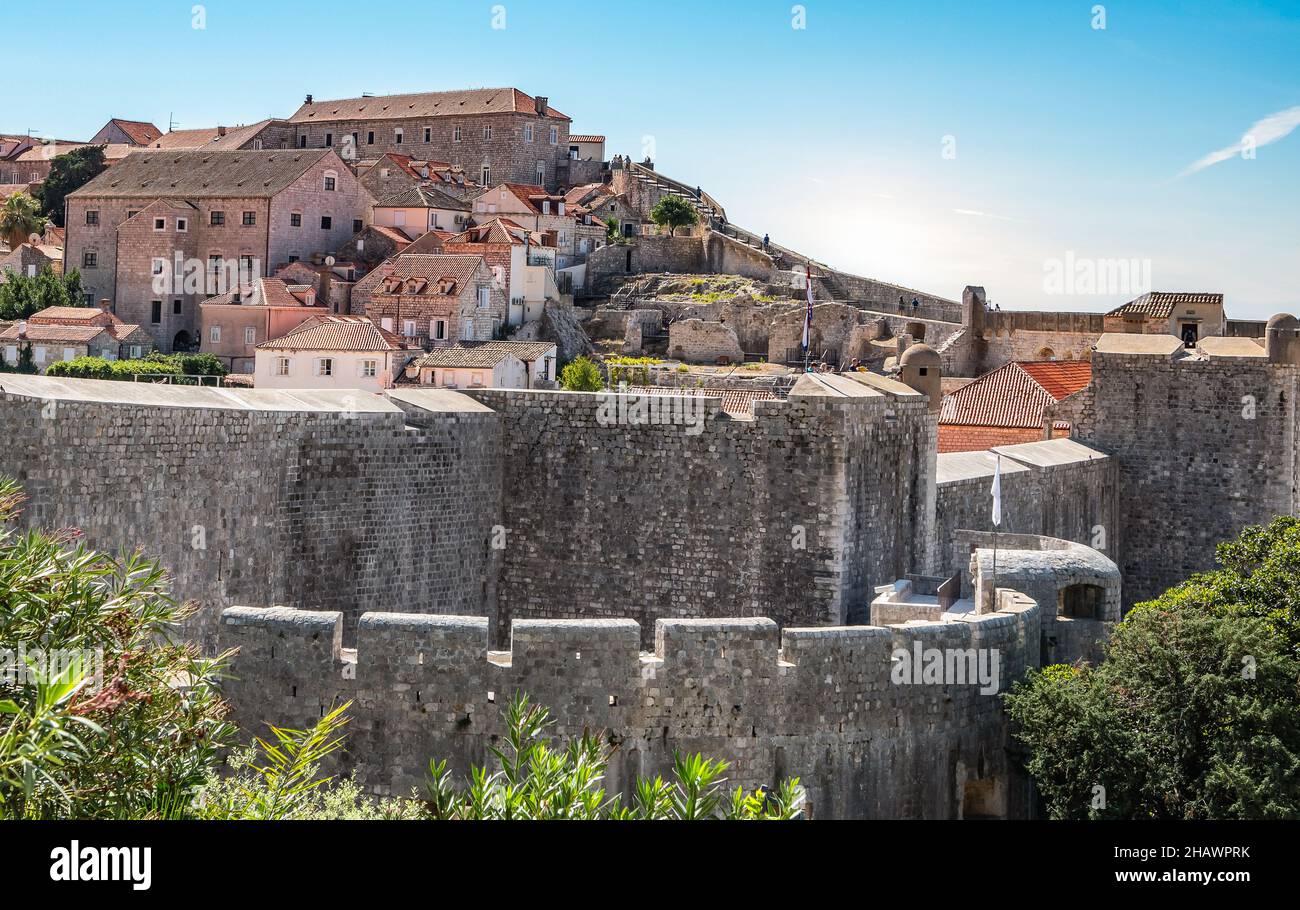 Historische Stadtmauern von Dubrovnik Kroatien. Stockfoto