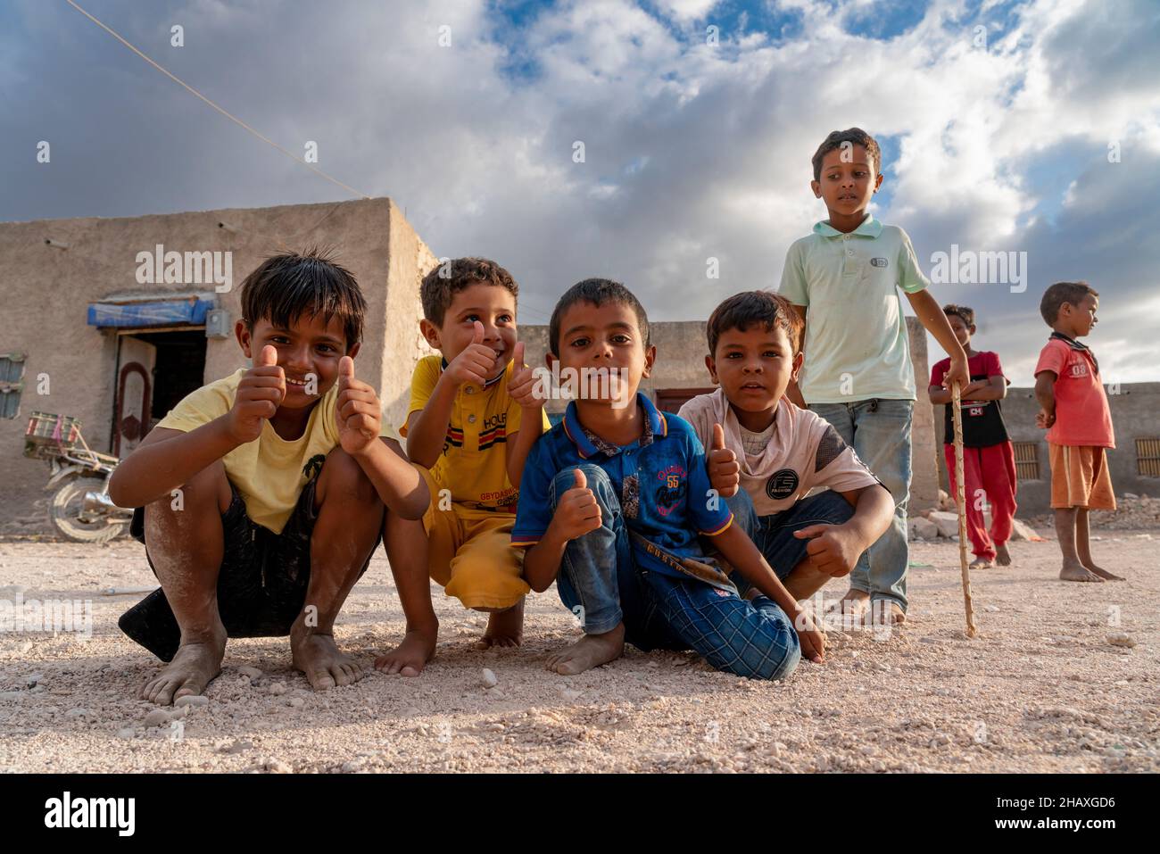 Arme, aber glückliche Kinder auf der Insel Socotra, Jemen, 22. Oktober 2021. (CTK Photo/Ondrej Zaruba) Stockfoto