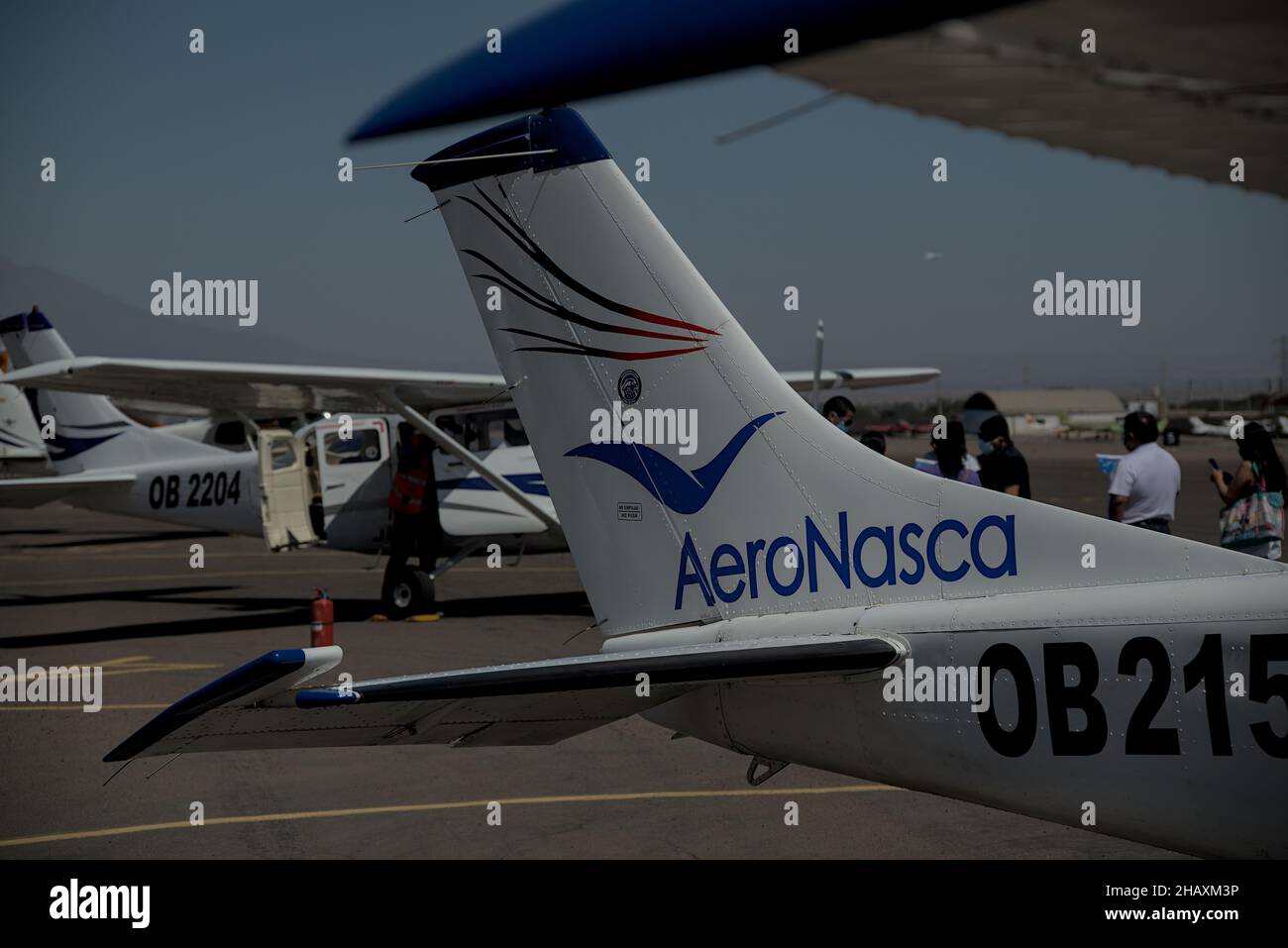 NAZCA, PERU - September 26: Flugzeuge warten darauf, Touristen auf ariel-Tour durch nasca zu bringen, die alte Geoglyphen der indigenen inka aus dem Süden von Ame säumen Stockfoto