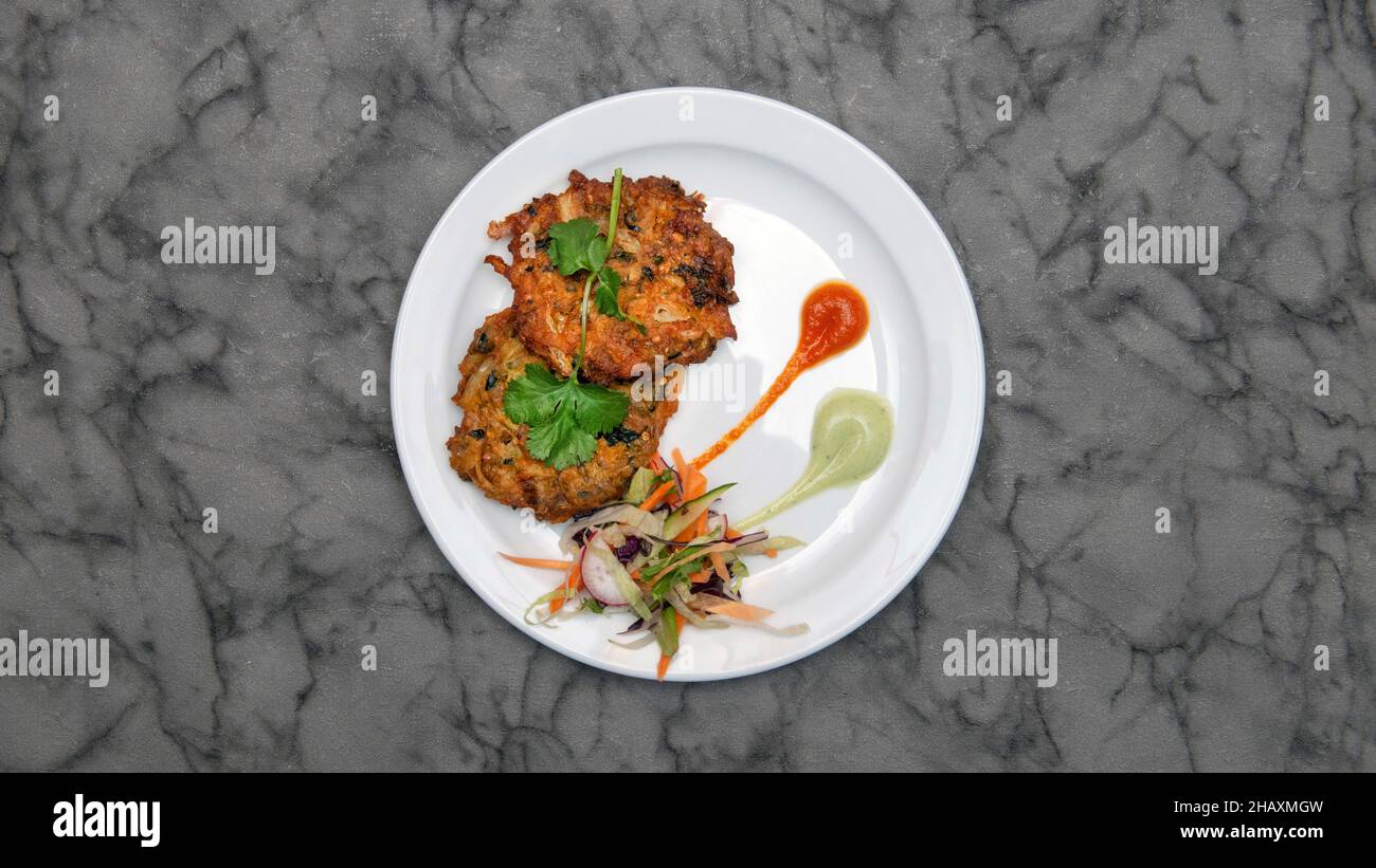 Zwiebel Spinat bhaji Indische Küche Stockfoto