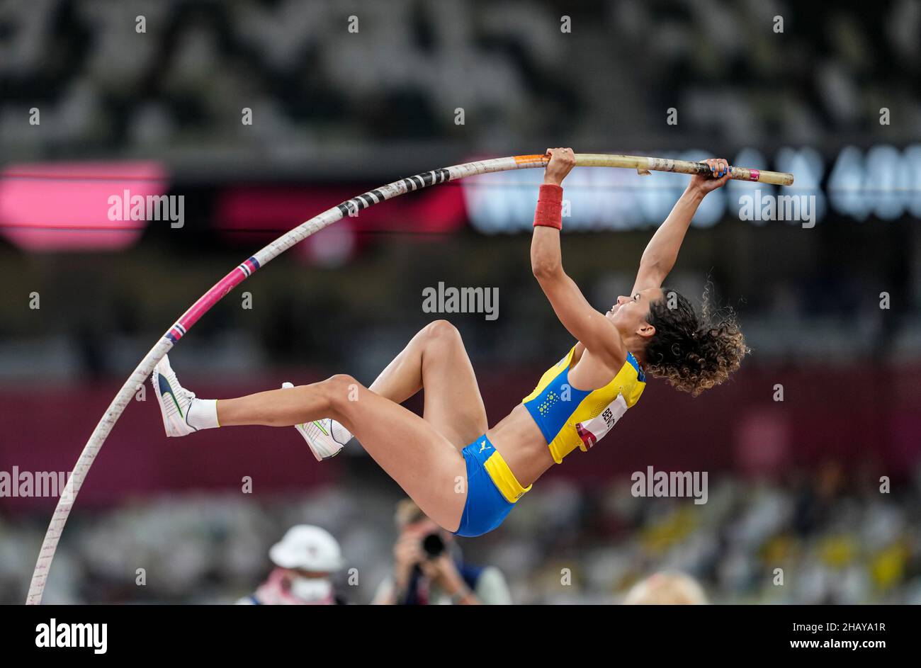 Angelica Bengtsson nimmt an den Olympischen Spielen 2020 in Tokio in der Disziplin „Stabhochsprung“ Teil. Stockfoto