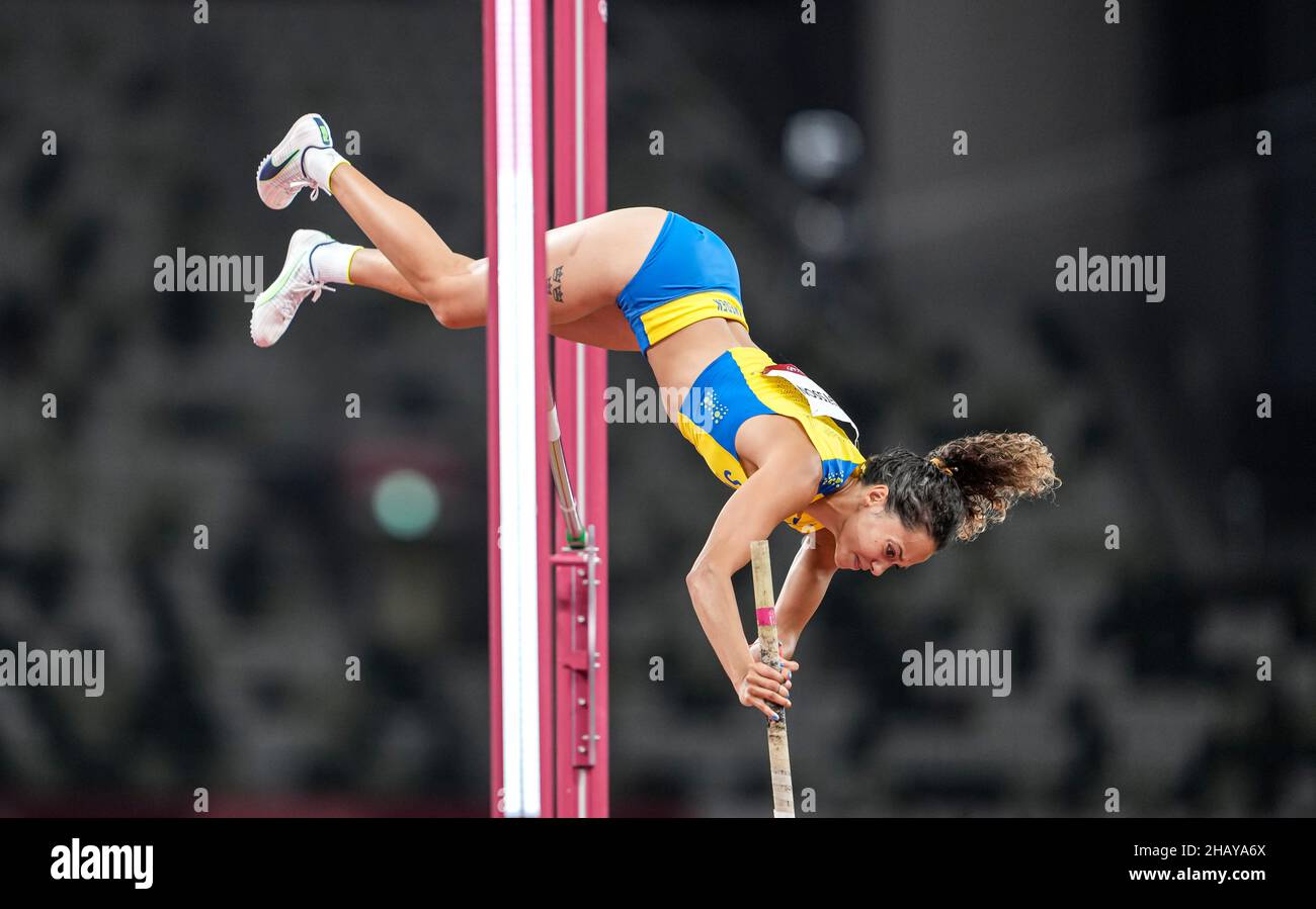 Angelica Bengtsson nimmt an den Olympischen Spielen 2020 in Tokio in der Disziplin „Stabhochsprung“ Teil. Stockfoto