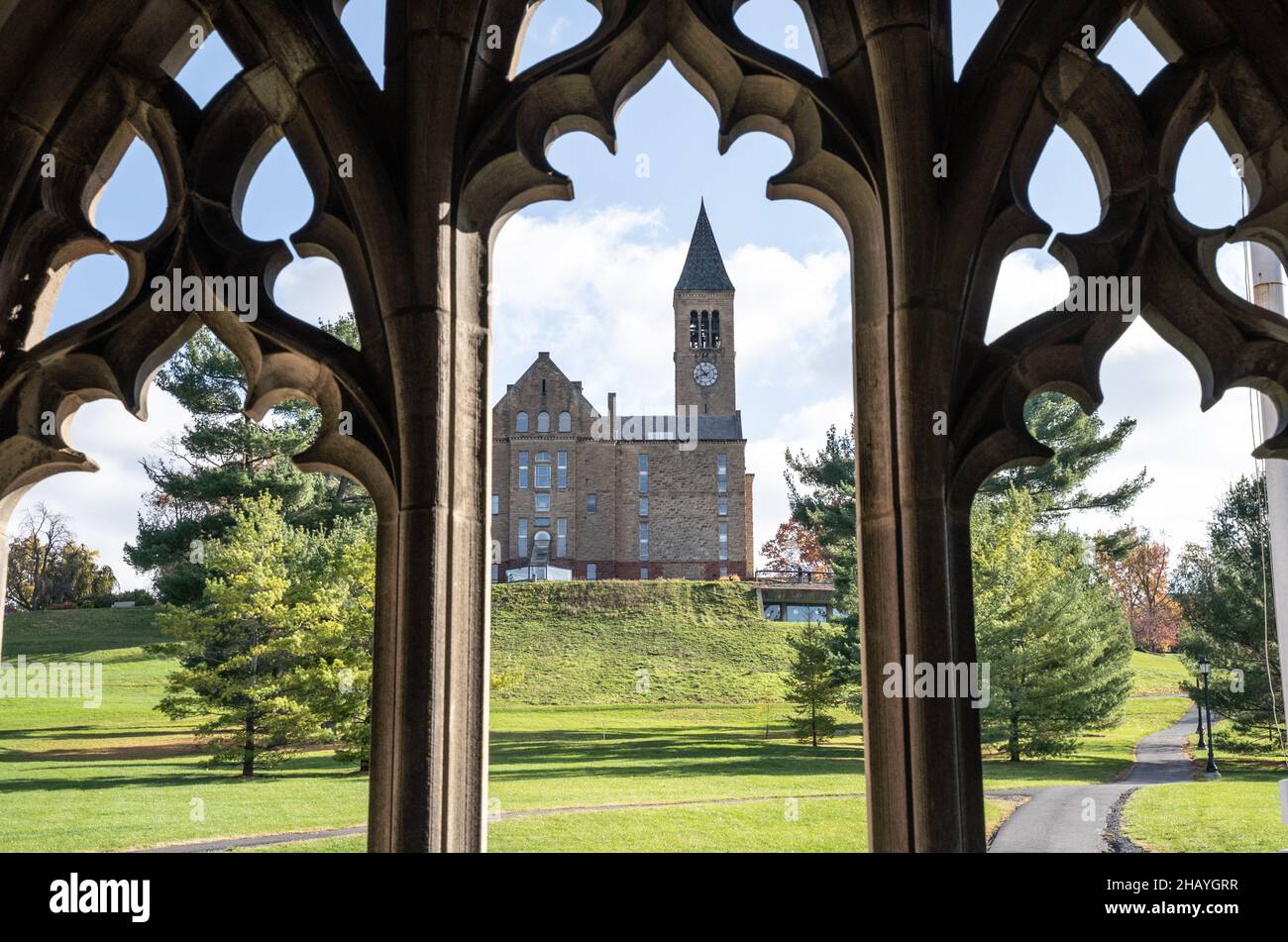 Ithaca, New York, 2. November 2019: McGraw Clock Tower, auf dem Campus der Cornell University Stockfoto