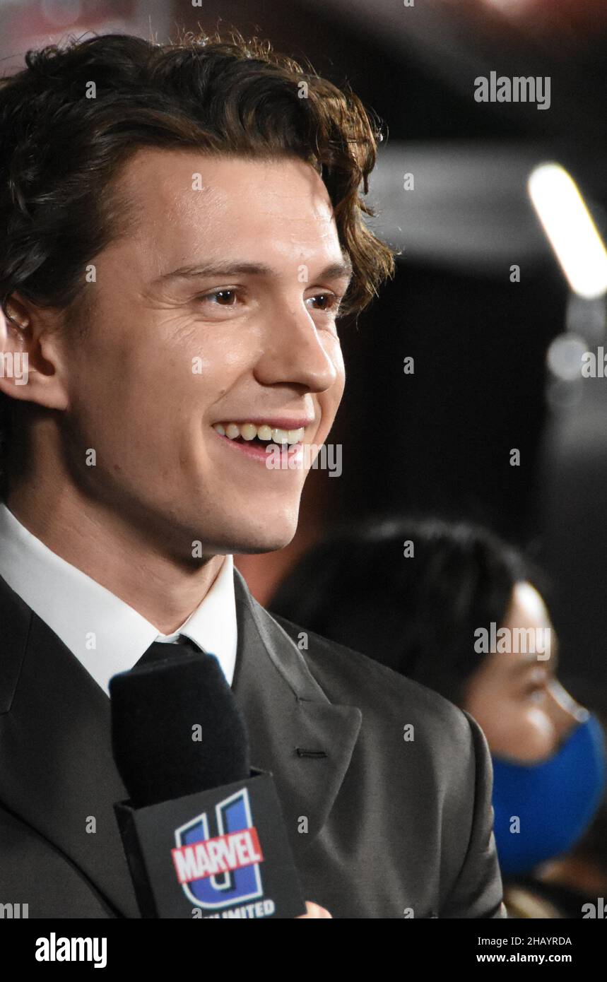 Das Gabs Noch Nie Tom Holland Schauspieler Enthüllt Den Neuen Spiderman Anzug So Cool - v2q5fsr