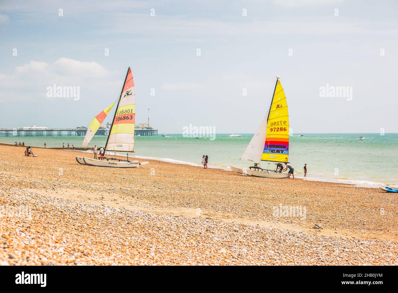 Brighton England.die Küste ist voller Bars und Restaurants und weniger als eine Stunde von London entfernt hat die Stadt zu einem beliebten Reiseziel gemacht. Stockfoto