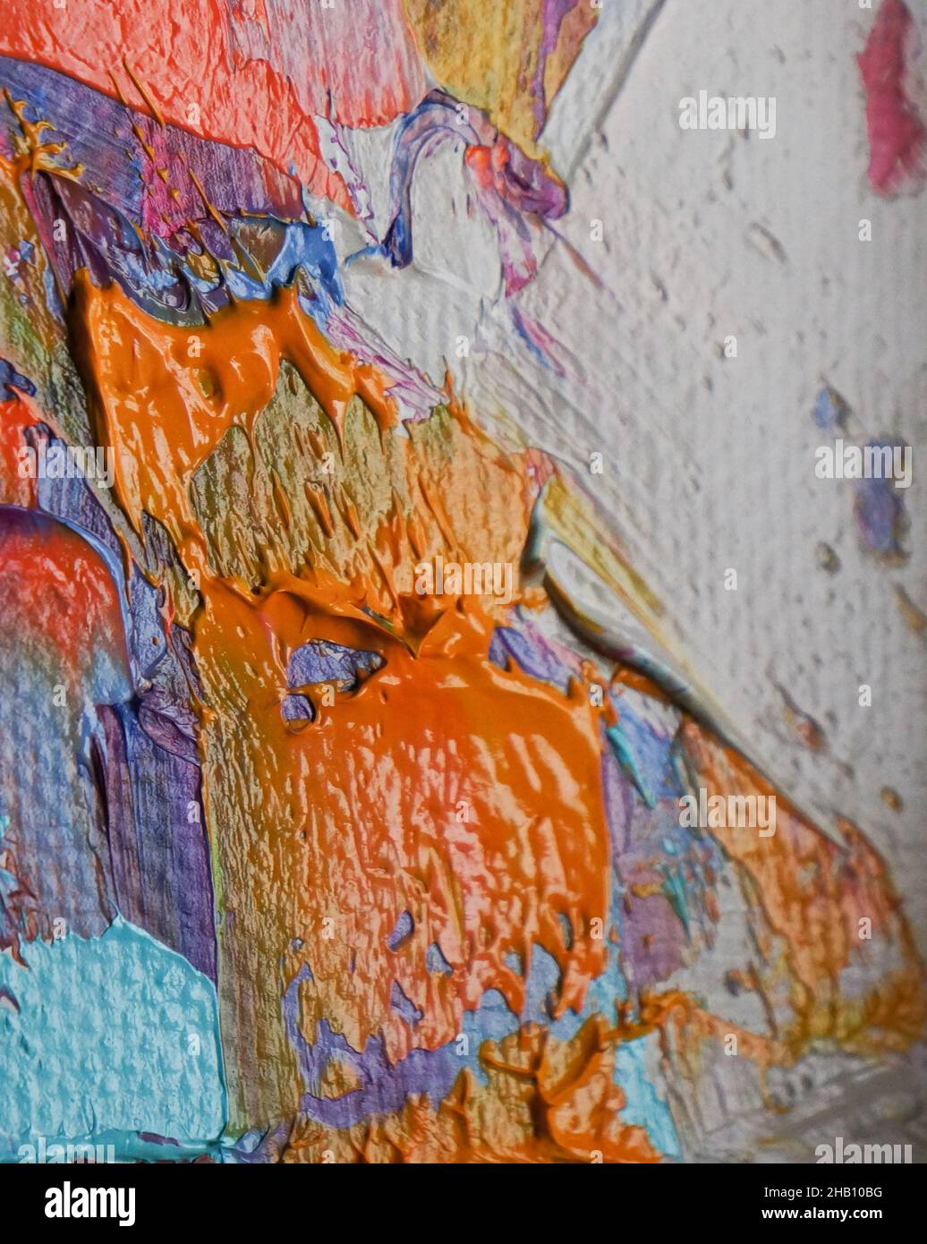 Acryl, Farbe, abstrakt. Nahaufnahme des Gemäldes. Bunte abstrakte Malerei Hintergrund. Stark texturierte Ölfarbe. Stockfoto
