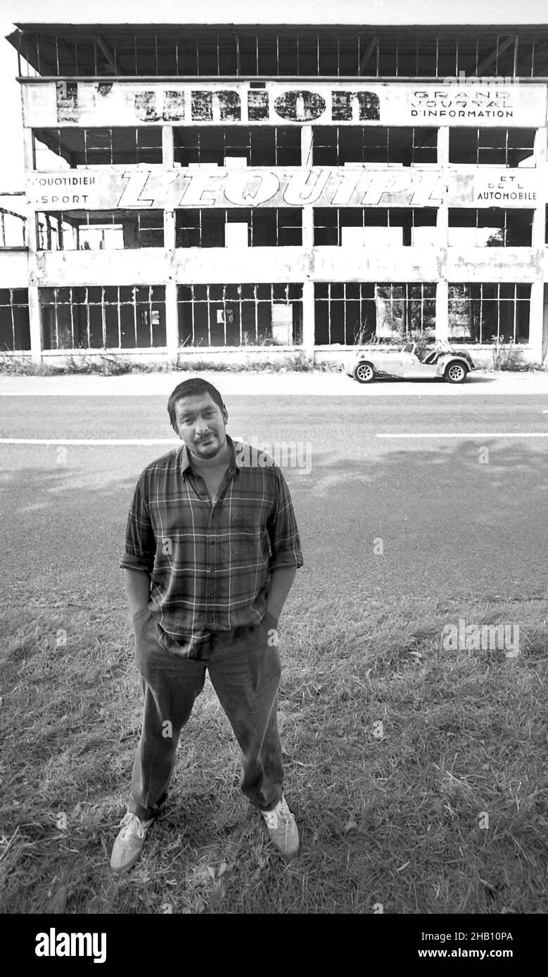Chris Rea mit seinem Caterham7 Rennwagen auf der alten Reims Rennstrecke Frankreich September 1991 Stockfoto