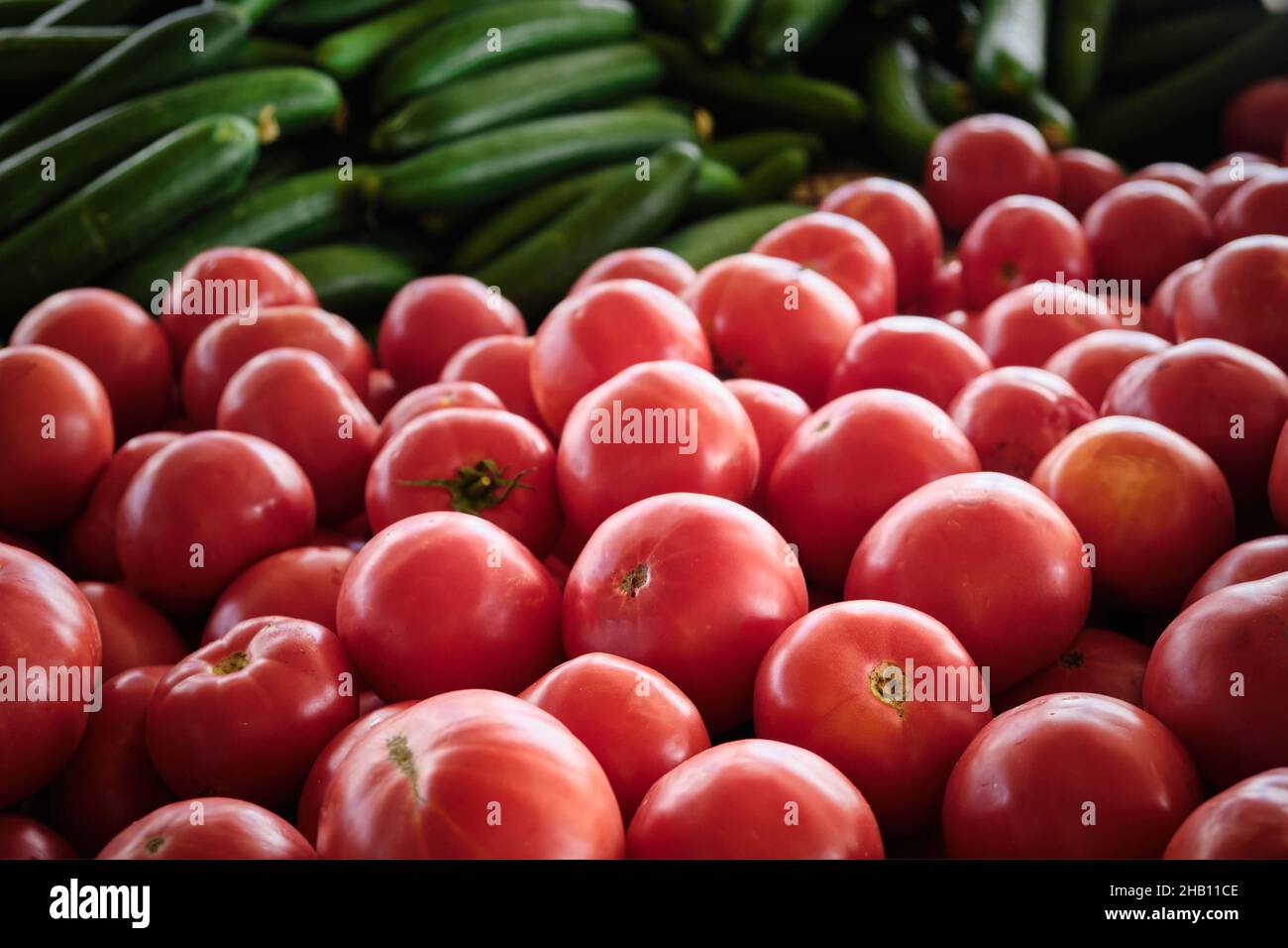 Frisches Gemüse auf dem Landmarkt Stockfoto