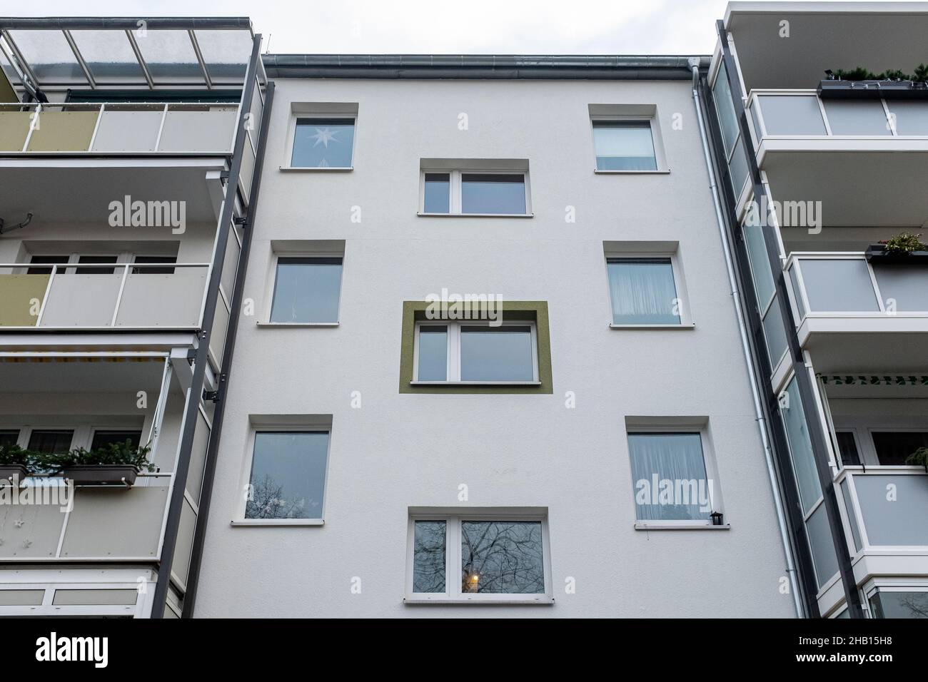 Berlin, Deutschland. Vintage, Plattenbau Architektur im Inneren früher. Ost-Berliner Bezirk Lichtenberg. Stockfoto