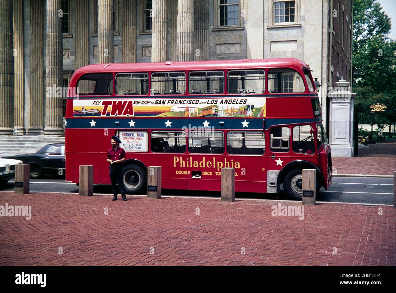Red London Doppeldeckerbus für Stadtbesichtigungen verwendet, Philadelphia, Pennsylvania, USA im Jahr 1976 Stockfoto
