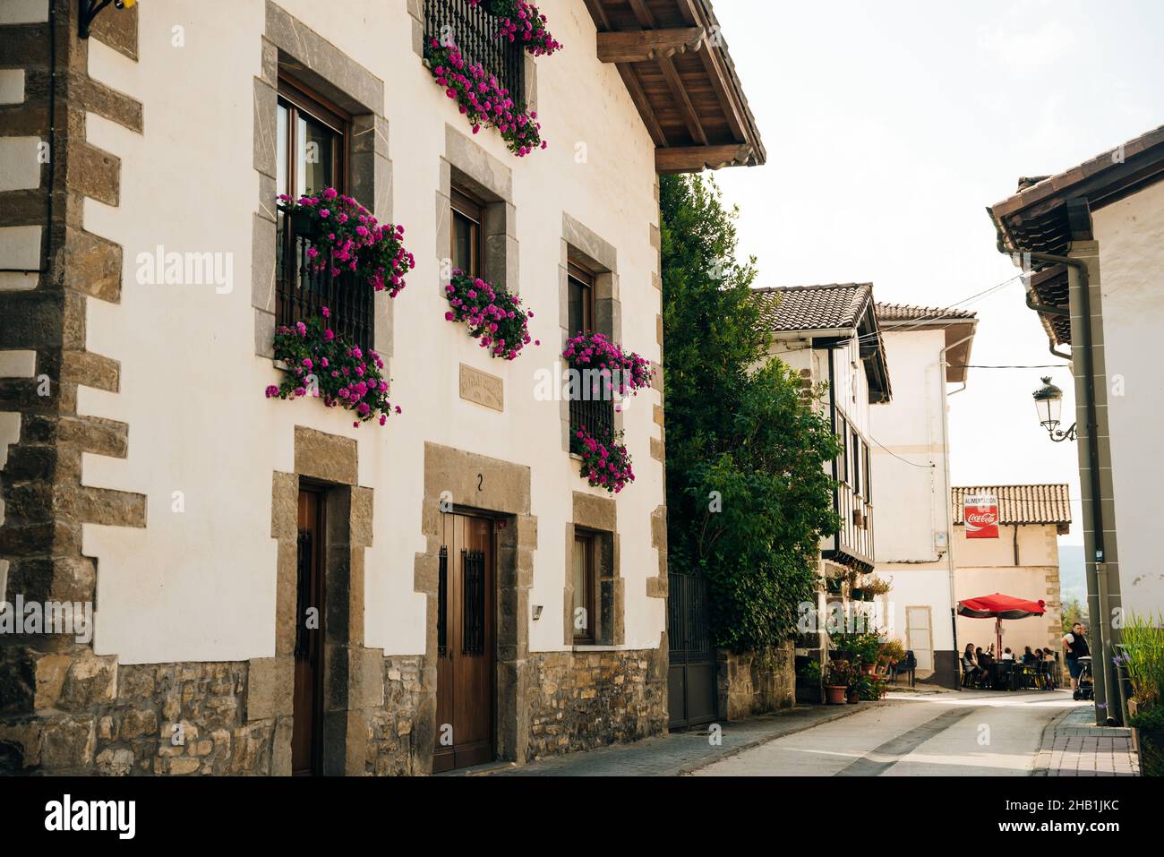 Typisches Landhaus im Norden spaniens, Camino de Santiago, Jakobsweg, Larrasoana nach Pamplona, französischer Weg. Hochwertige Fotos Stockfoto