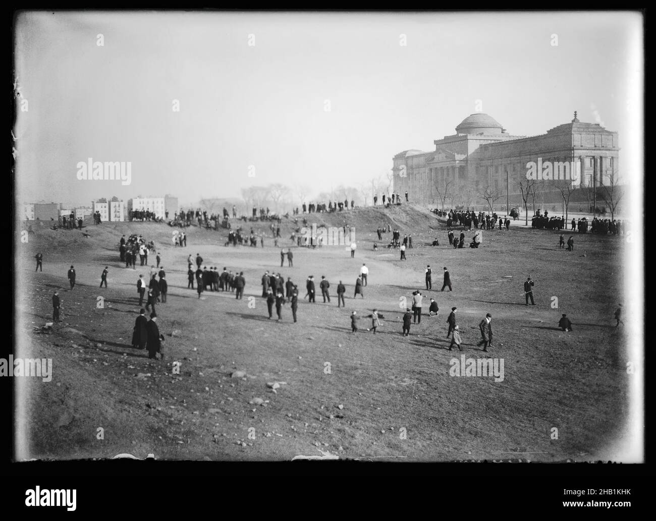Blick auf den Eastern Parkway in Richtung Museum, Eugene Wemlinger, Cellulosenitrat negativ, ca. 1903-1910, Geschichte Brooklyns, altes Brooklyn Stockfoto