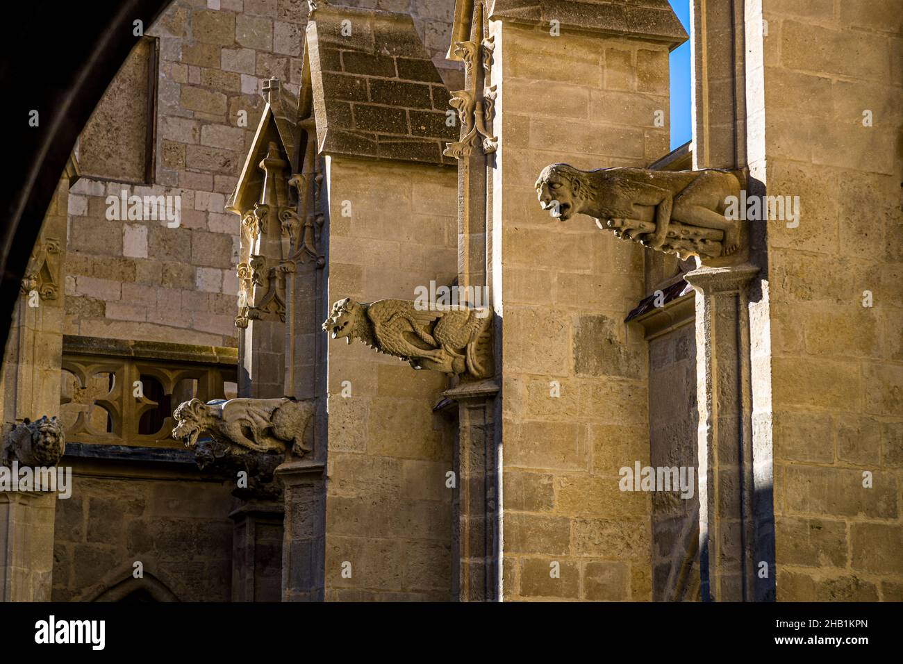 Cathédrale Saint-Just et Saint-Pasteur in Narbonne, Frankreich. Die Kathedrale mit Querschiff und 40m-hohem Chor und Wandteppichen wurde 1272-1340 gebaut, aber nie fertiggestellt Stockfoto