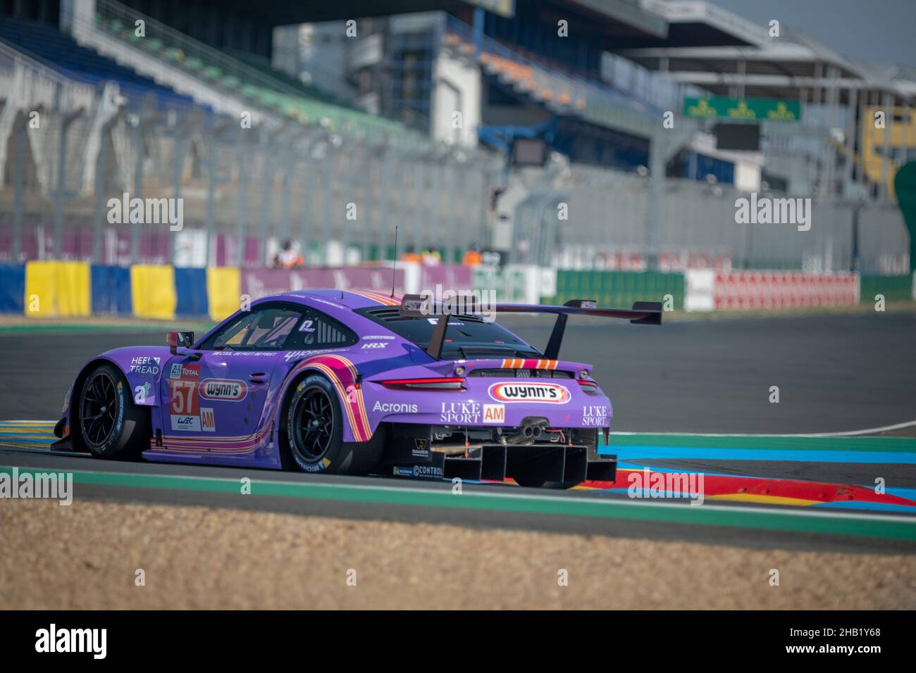 #57, TEAM-PROJEKT 1 - DEU, PORSCHE 911 RSR, Ben KEATING, Felipe FRAGA, Jeroen BLEEKEMOLEN 2020 FIA Langstrecken-Weltmeisterschaft Saison 8 Runde 7 24h L Stockfoto
