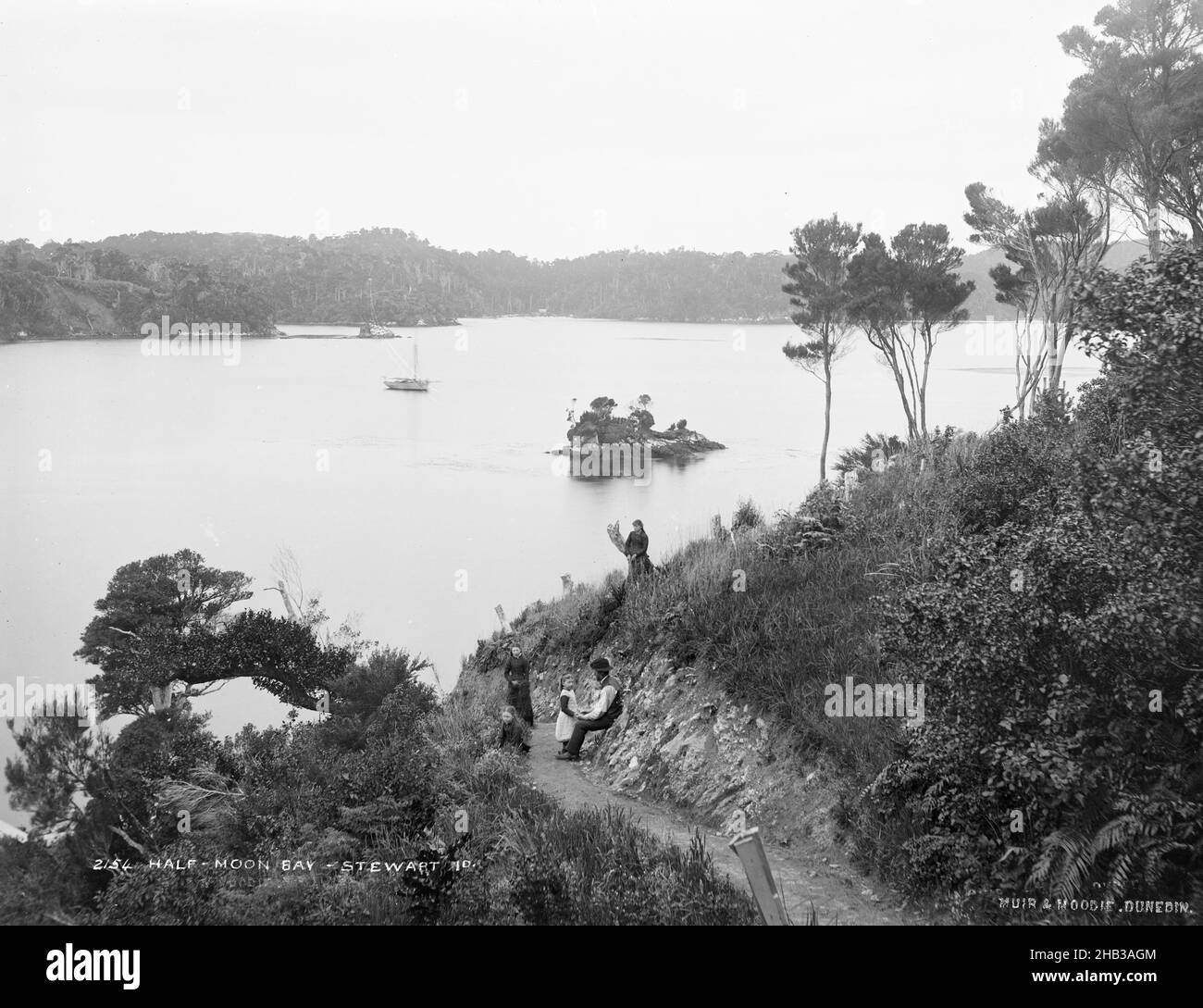 Half-Moon Bay, Stewart Island, Burton Brothers Studio, Fotostudio, um 1880, Dunedin, Schwarzweiß-Fotografie Stockfoto