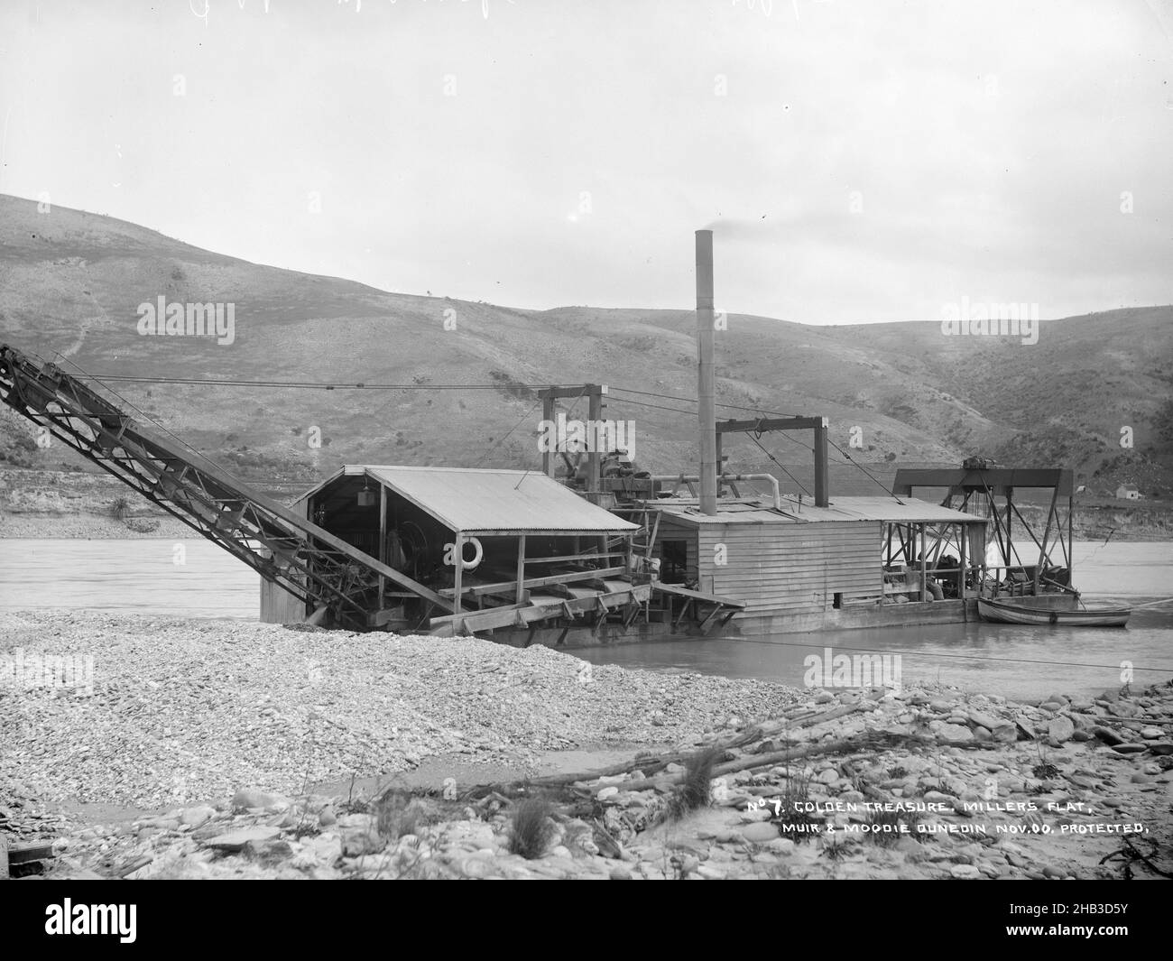 Golden Treasure, Millers Flat, Muir & Moodie Studio, Fotostudio, Neuseeland, Schwarz-Weiß-Fotografie, Gold Dredge Stockfoto