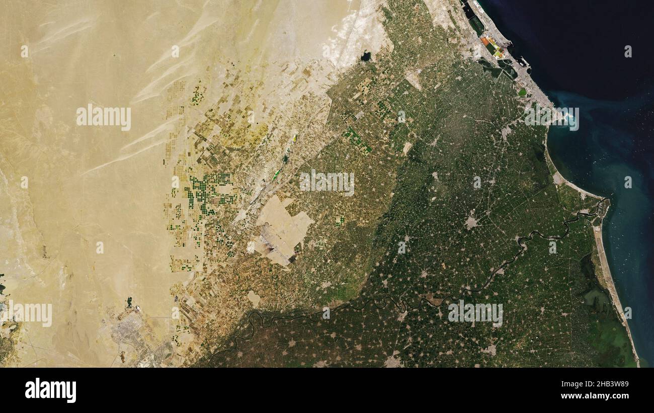 Luftaufnahme der Sahara und des Hafens von Alexandria, Ägypten, am westlichen Rand des Nildeltas Stockfoto