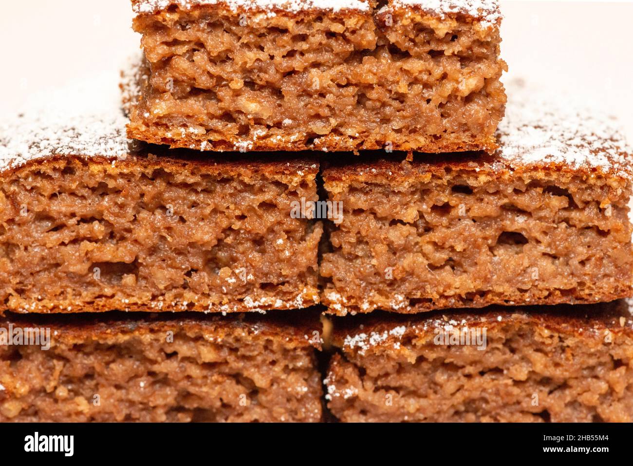 Hausgemachte gesunde Kuchenscheiben aus nächster Nähe Stockfoto