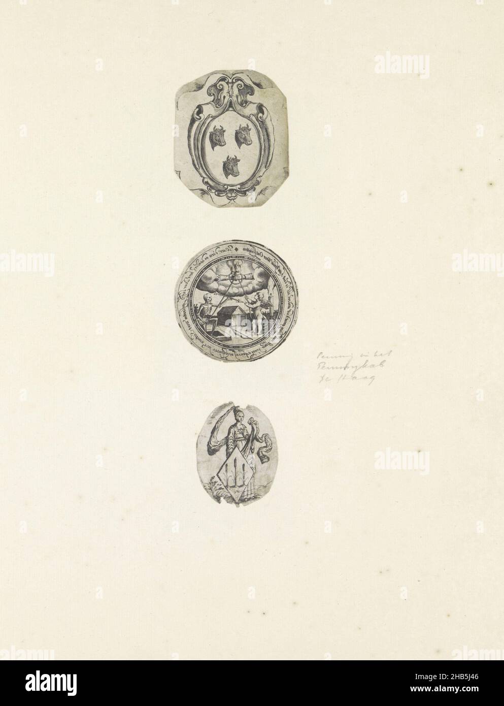 Zwei Arme und eine Heiratsmedaille, drei Darstellungen auf einer Albumseite. Oben eine Kartusche mit drei Ochsenköpfen rechts. Unten ein Mädchen mit einem Schild mit drei Ähren Mais. Die Darstellung in der Mitte ist von einer Hochzeitsmedaille gedruckt. Der Text ist ein Spiegelbild: Waer d'een in d'anders hert geslooten wert, Siet men veel vreuchgden spruyten ... Und zwei Hände in den Wolken mit einem brennenden Herzen. Die Hände sind von einem Seil umschlossen, das von Tod und Amor gehalten wird. Der Tod bedroht Amor mit einem Pfeil. Die Drucke sind Teil eines Albums., Druckerei: Anonym, 1550 - 1650, Papier, Gravur, Ätzen Stockfoto