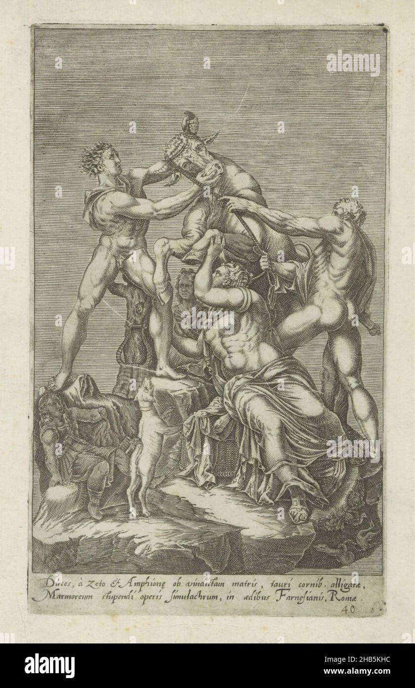 Skulptur von Dirce, der an einen Stier gebunden ist, Farnese Bull, Dirces, à zeto et Amphione ob vindictam matris (...) (Titel auf Objekt), Antike Skulpturen in Rom (Serientitel), Antiquum statuarum urbis Romae quae in publicis locis visuntur icones (Serientitel), Antike Skulptur, bekannt als Farnese Bull Die Brüder Amphion und Zethus binden das geflochtene Haar von Dirce an die Hörner, Druckerei: Anonym, Verleger: Andrea Vaccari, Druckerei: Italien, Verleger: Rom, 1584, Papier, Gravur, Höhe 224 mm × Breite 135 mm Stockfoto