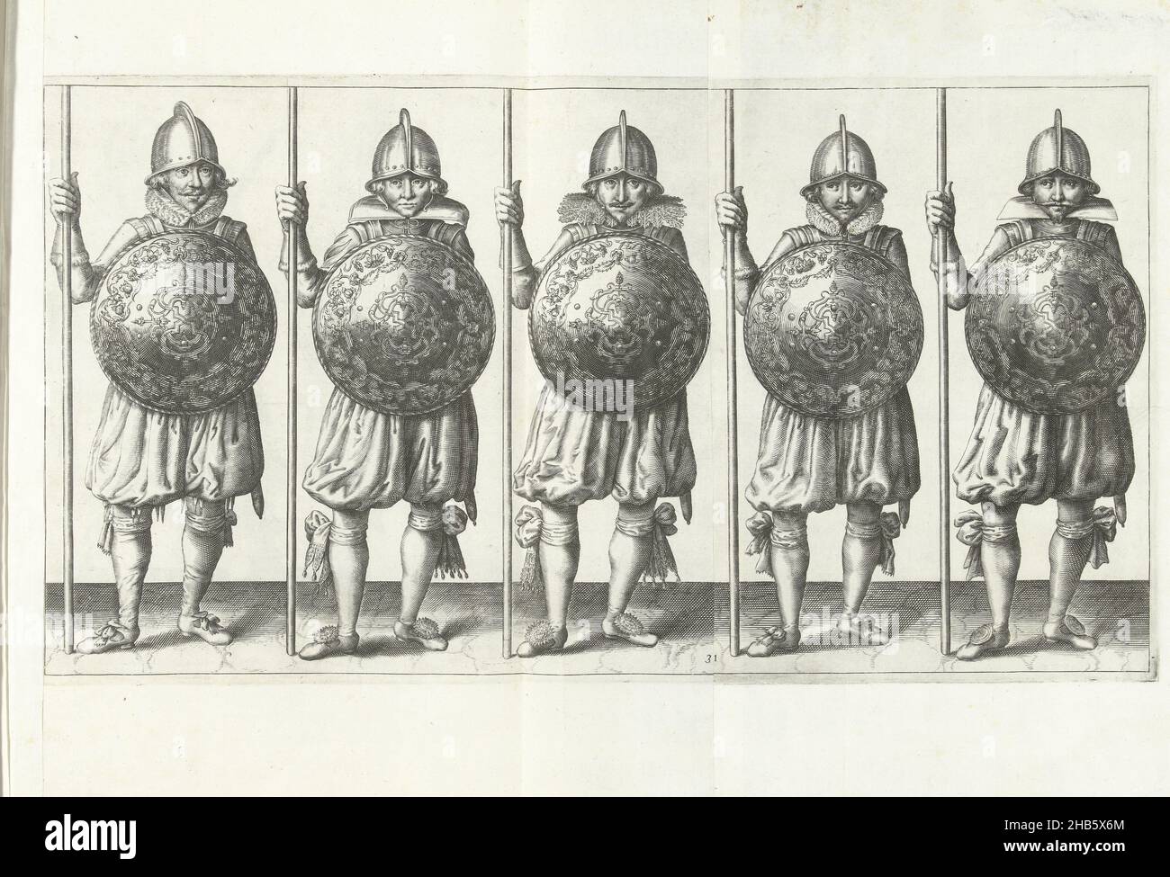 Die Übung mit Schild und Speer: Fünf Soldaten stehen nebeneinander in einer Linie mit dem Speer in der rechten Hand, der auf dem Boden liegt, und dem Schild vor der Brust (Nr. 1) 31), 1618, De Nassausche Wapen-Handelsele, van Schilt, Spies, Rappier ende Targe : beyde figuerlick afgebeelt, en gestelt na de nieuwe ordening [van, Adam van Breen, Druckerei: Anonym, NiederlandeSprintmacher: Nordholland, Verlag: Den Haag, 1616 - 1618, Papier, Gravur, Höhe 260 mm × Breite 480 mm Stockfoto