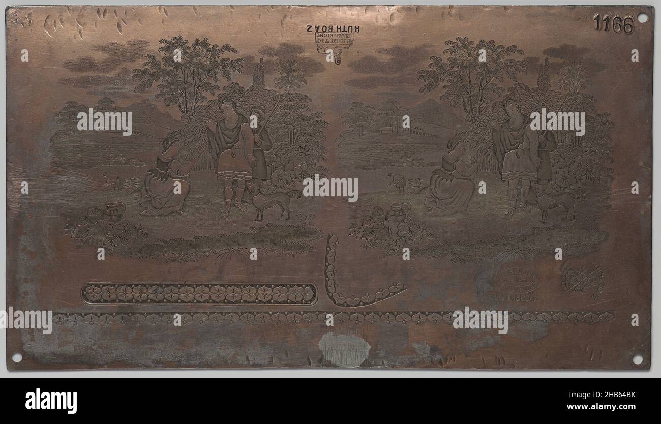 Teller mit gravierten Dekorationen für Keramik: Kernstück Nr. 3 CHINES SCHWARZ, Kupferplatte mit gravierten Darstellungen für Kernstück Nr. 3 CHINES SCHWARZ, inklusive Haus, Vogel und Blumen. Bohrungen in drei Ecken der Platte. Die Rückseite der Platte trägt die Nummer 992., Petrus Regout, Maastricht, c. 1801 - c. 1879, Kupfer (Metall), Gravur, Höhe 22,9 cm × Breite 40,5 cm × Gewicht 2,28 kg Stockfoto