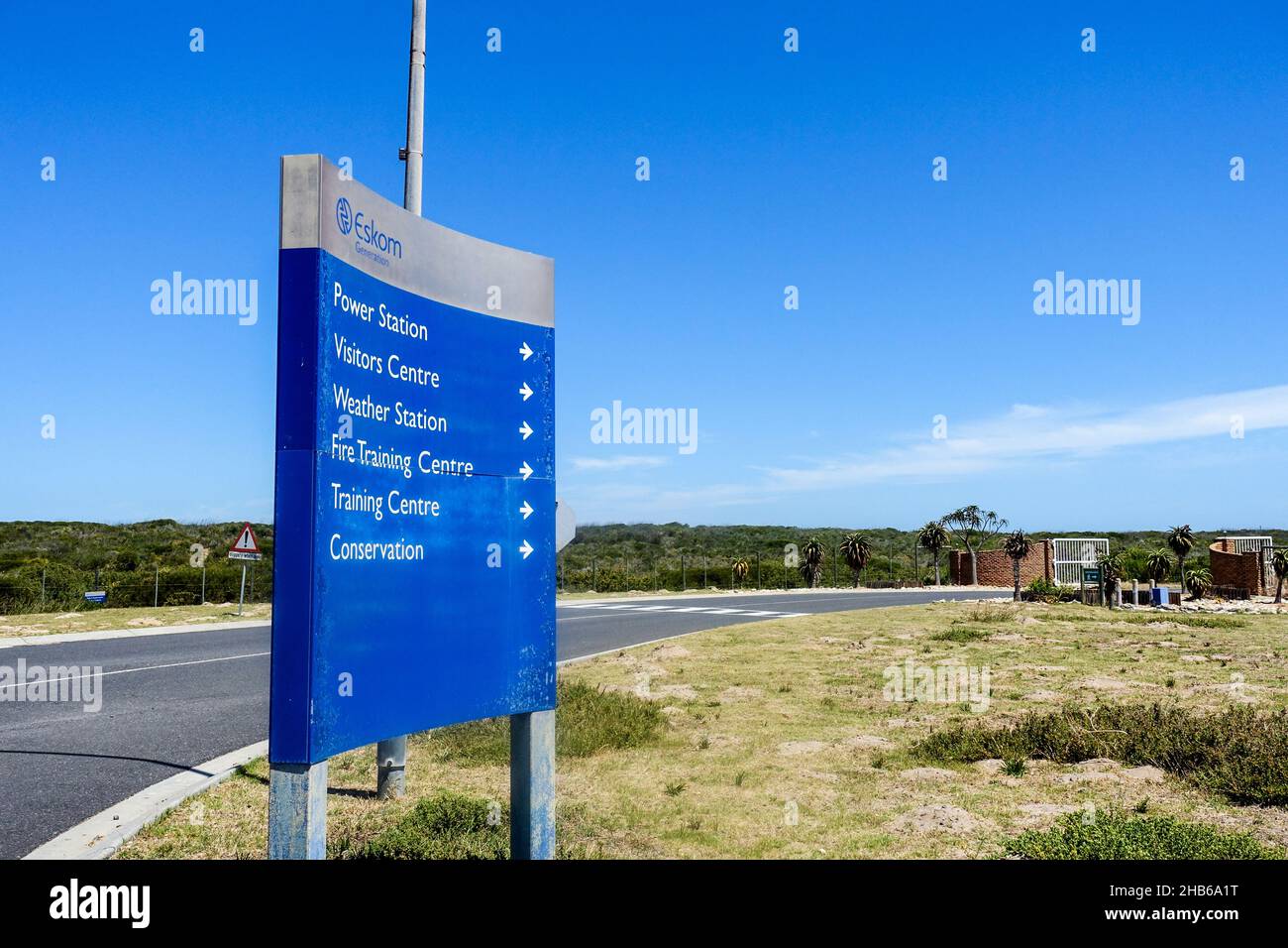 Straßenschild für Eskom's Koeberg Kernkraftwerk, Südafrika Stockfoto