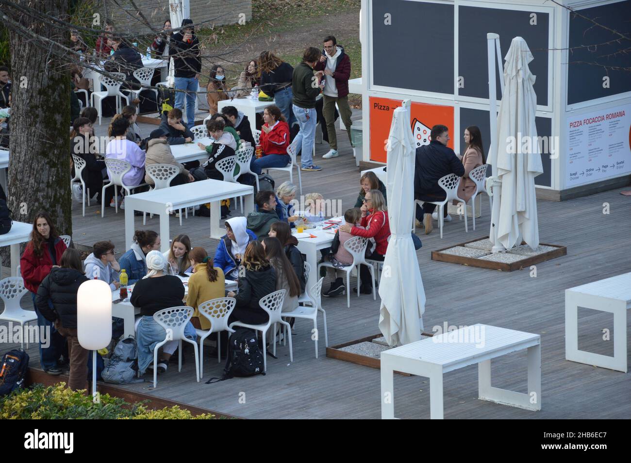 Besucher der Architekturbiennale Venedig 17th in Italien - 9. November 2021. Stockfoto