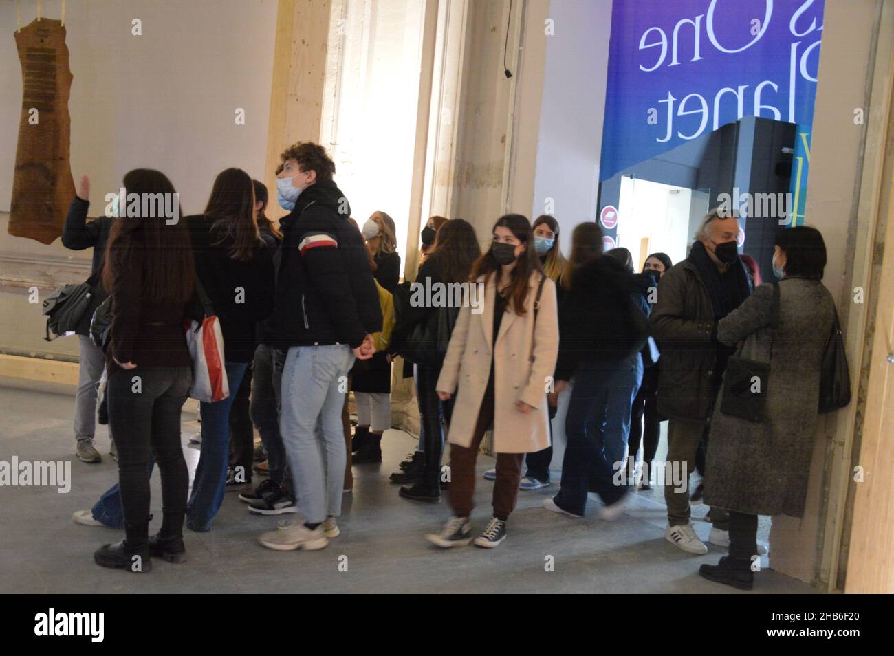 Besucher der Architekturbiennale Venedig 17th in Italien - 9. November 2021. Stockfoto