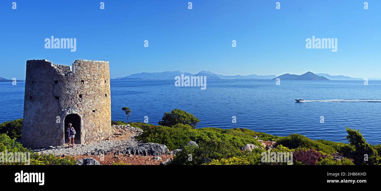 Reste von alten Windmühlen von Kioni, Griechenland, Ionische Inseln, Ithaka Stockfoto