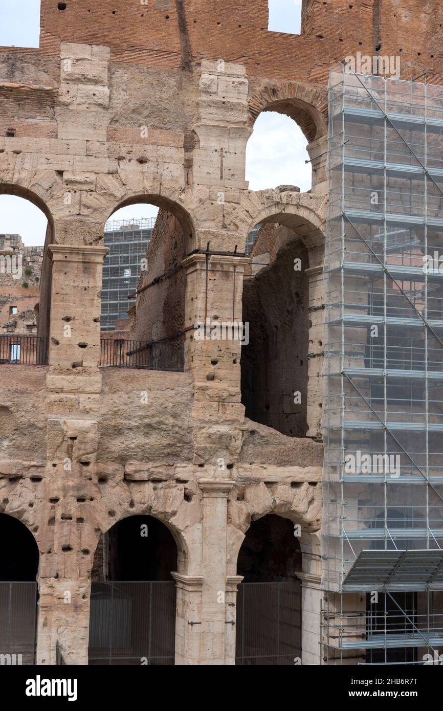 Ansichten und Details des kolosseum-Denkmals in rom in Italien Stockfoto