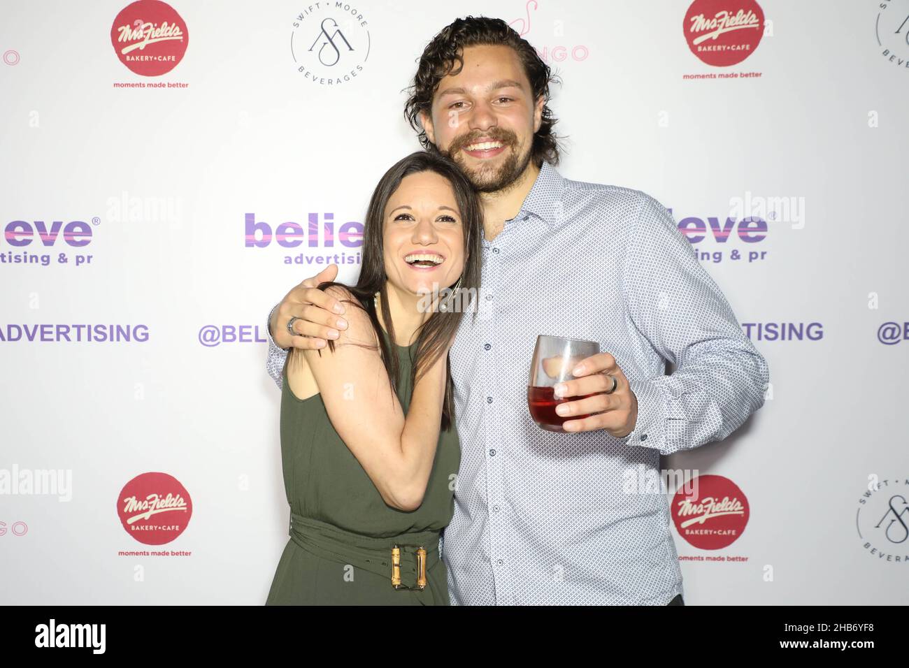 Sydney, Australien. 17th. Dezember 2021. TBC nimmt an der Believe Advertising & PR 20th Geburtstagsfeier in der Flamingo Lounge, 33 Bayswater Road, Potts Point, Sydney Teil. Kredit: Richard Milnes/Alamy Live Nachrichten Stockfoto